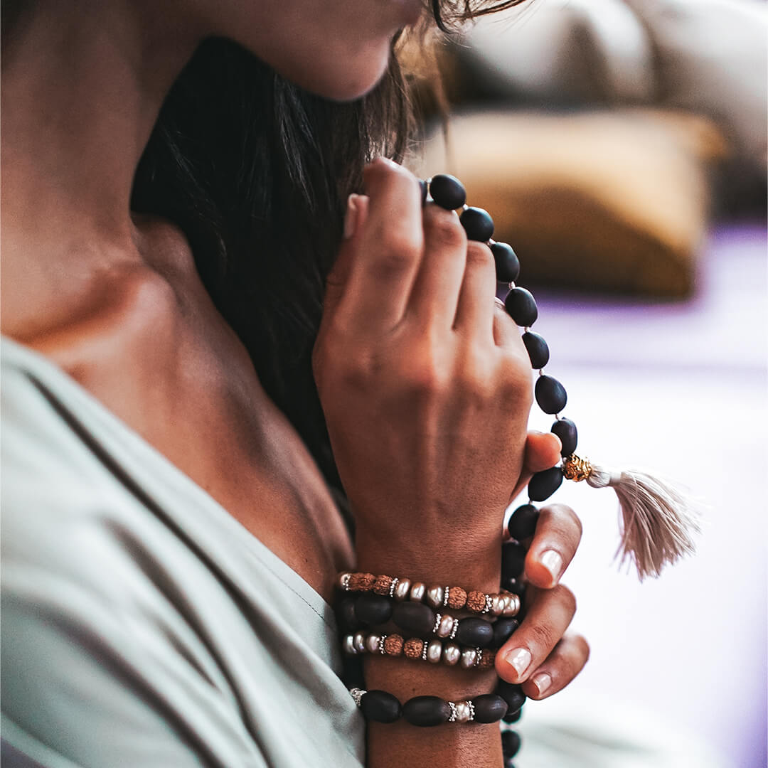 Lotus Dhyana Ash (gold) 11