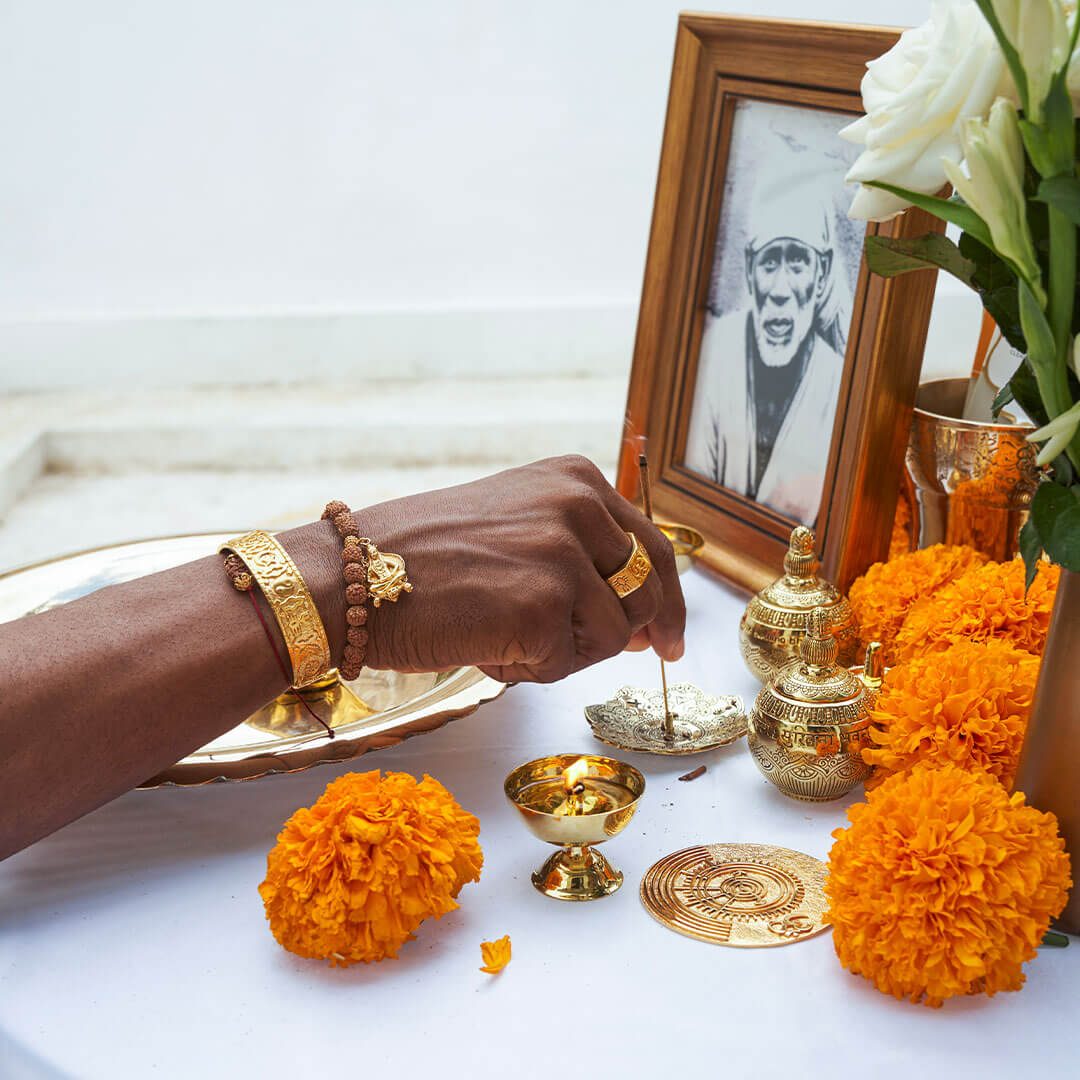 Mahadeva-Shiva-pendant-rudraksha-bracelet-(gold)-Square3