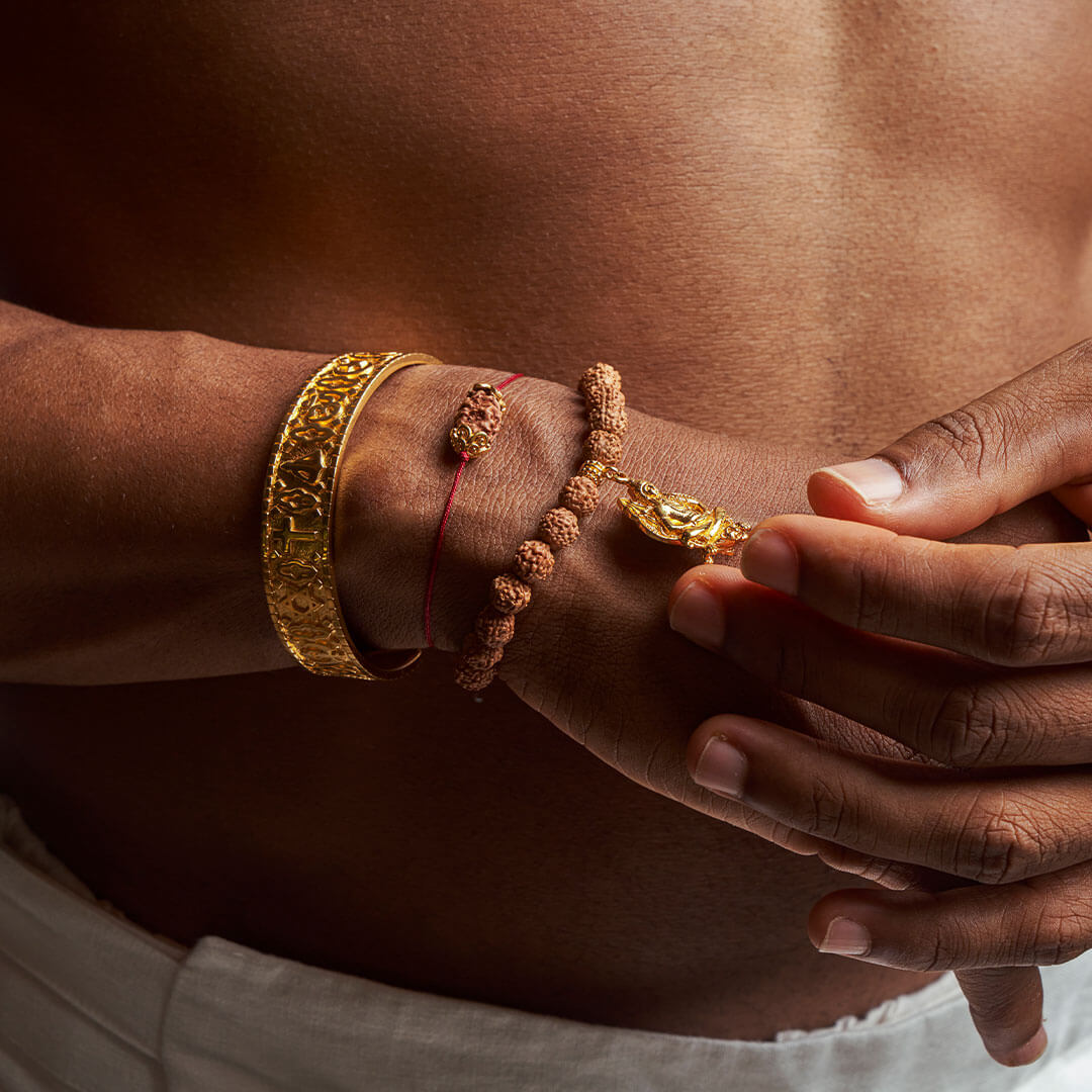 Mahadeva-Shiva-pendant-rudraksha-bracelet-(gold)-Square5