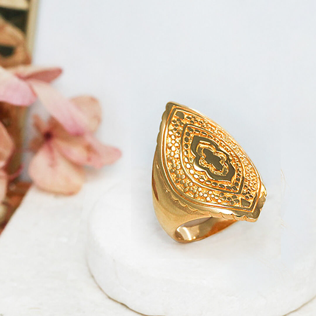 Dalaja (gold) – square4