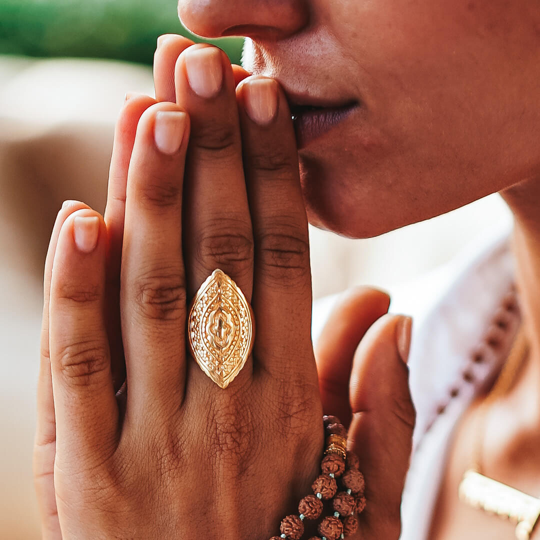 Dalaja (gold) – square6