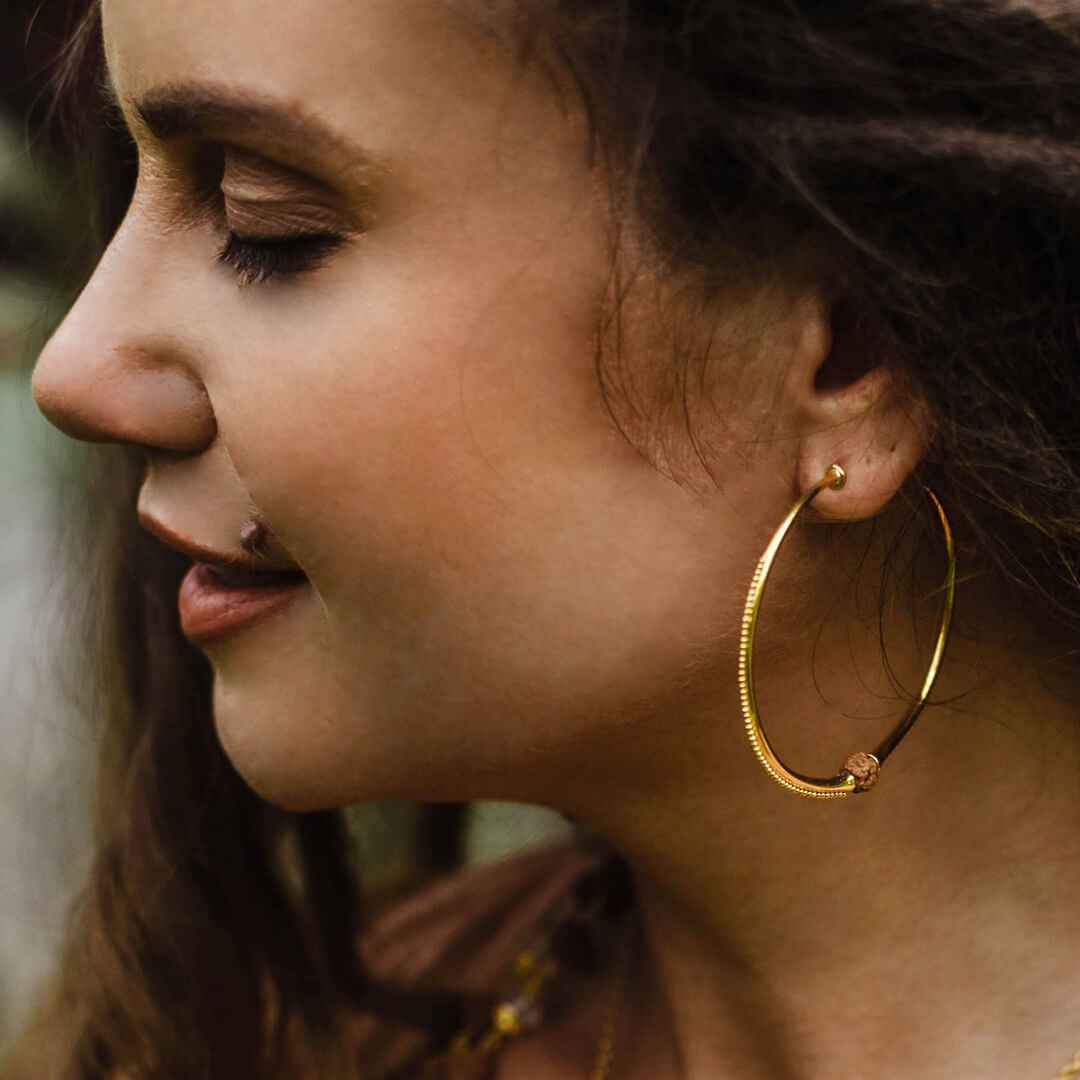 ilayati (gold) – square10