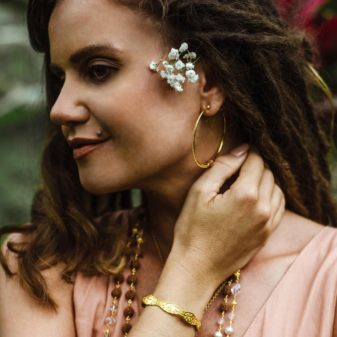 ilayati (gold) – square11