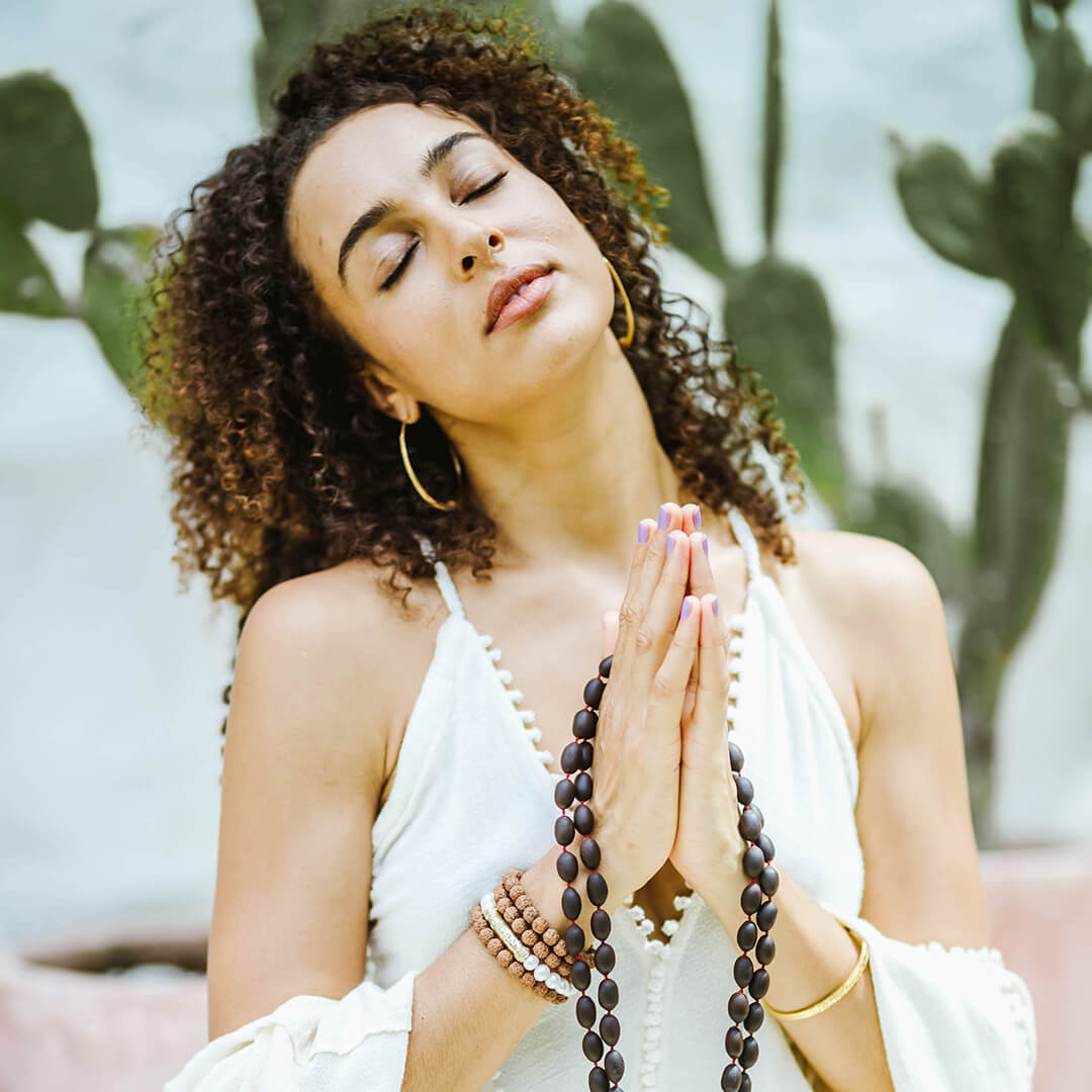 ilayati (gold) – square13