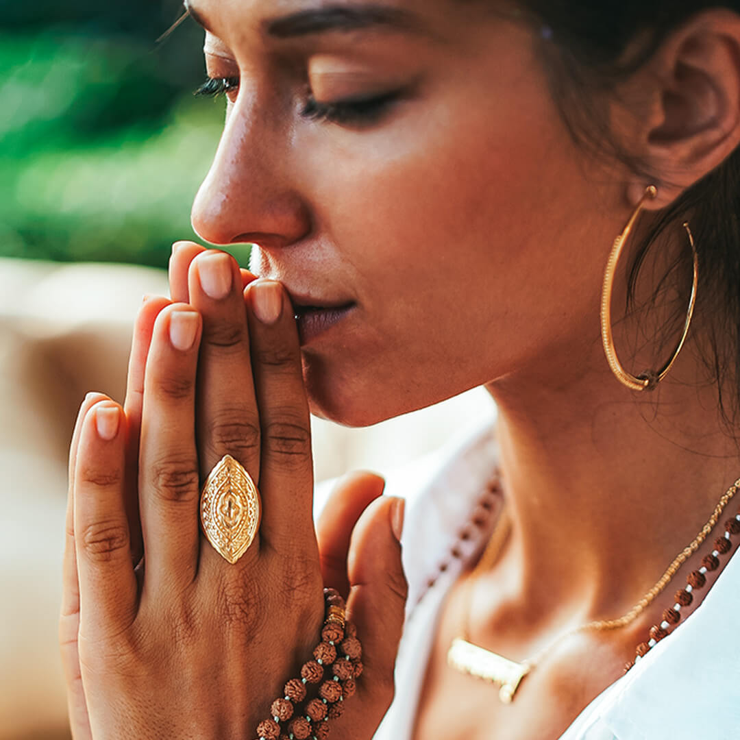 ilayati (gold) – square3