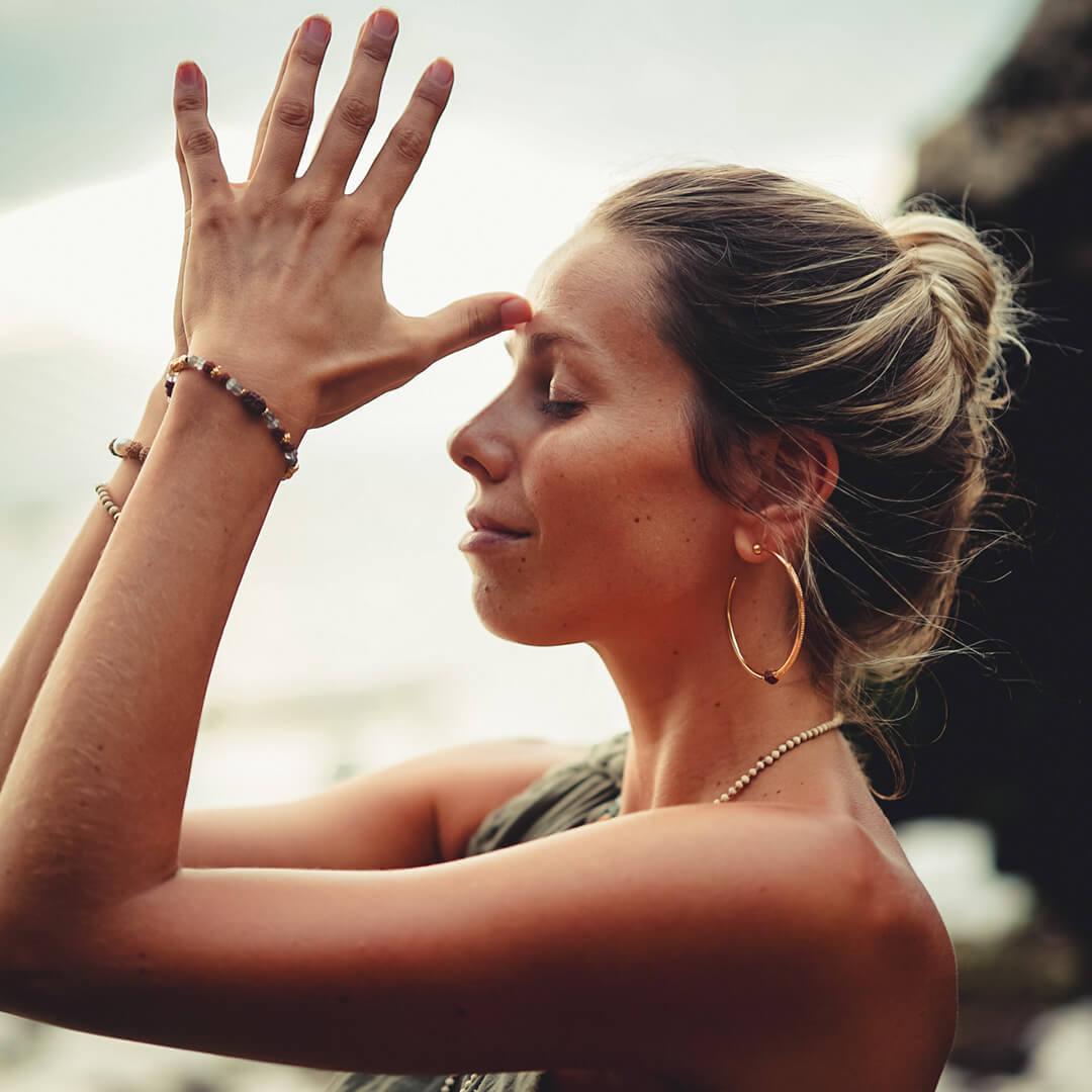 ilayati (gold) – square5