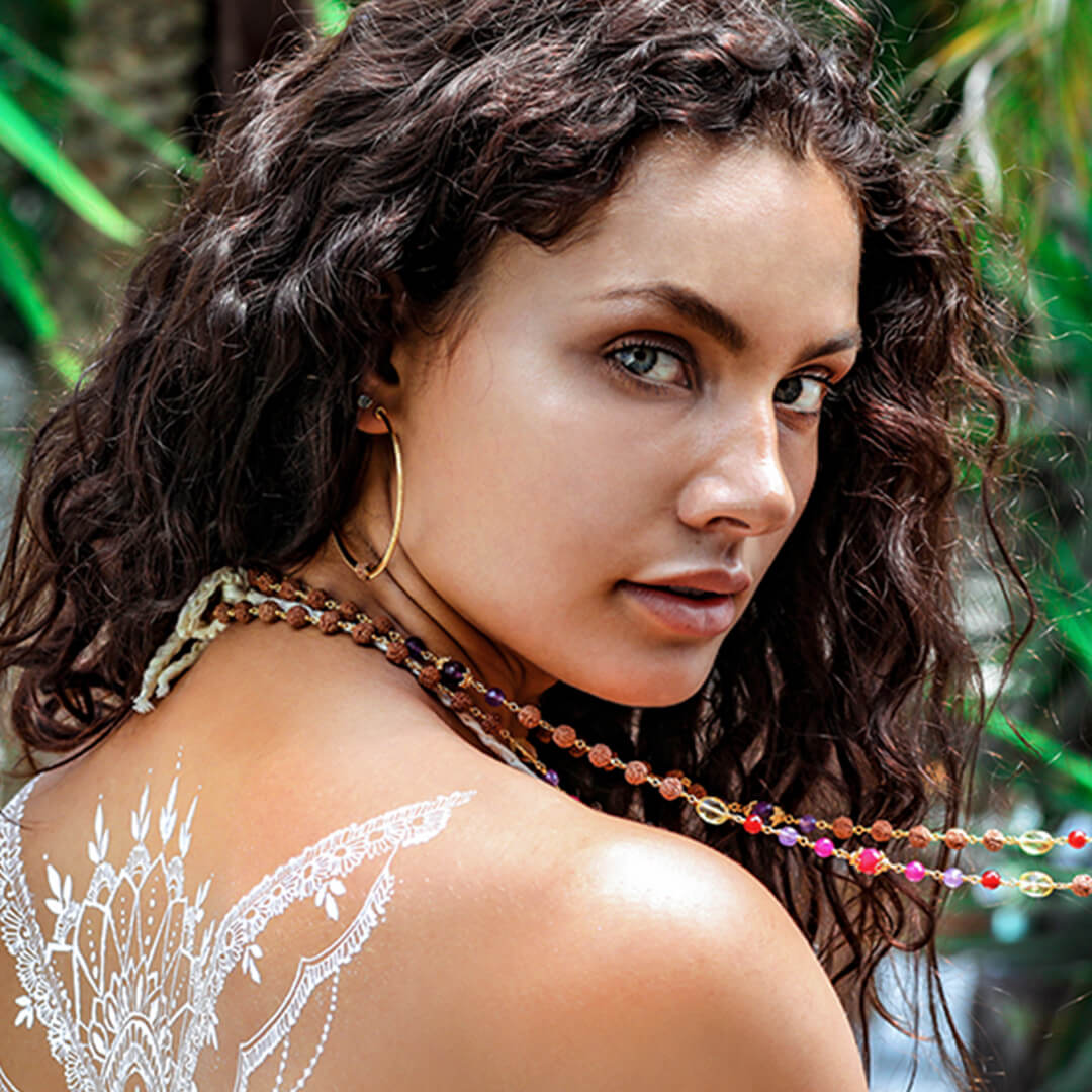 ilayati (gold) – square9