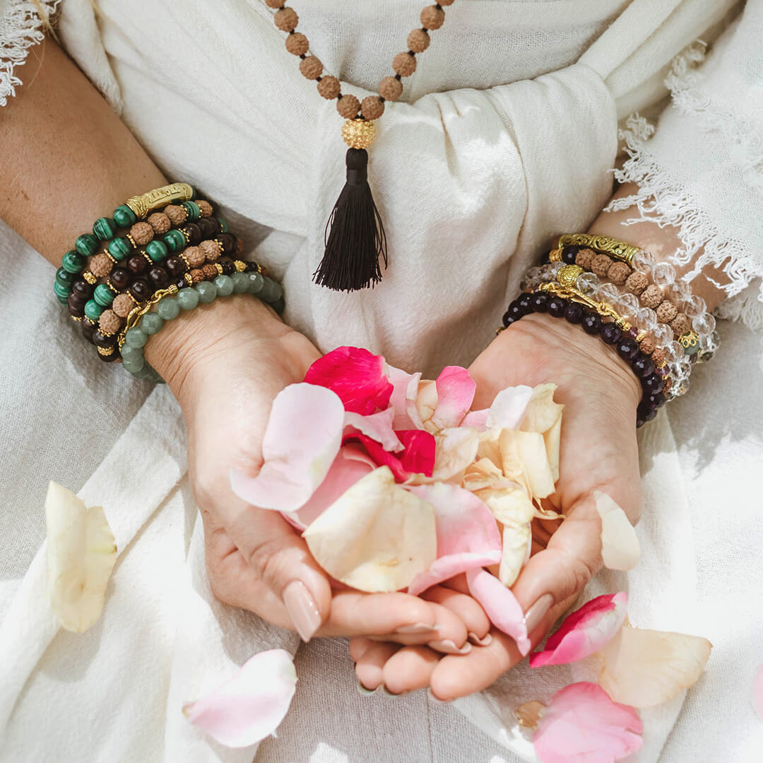 FEARLESS Sanskrit Malachite Bracelet (gold brass) 4