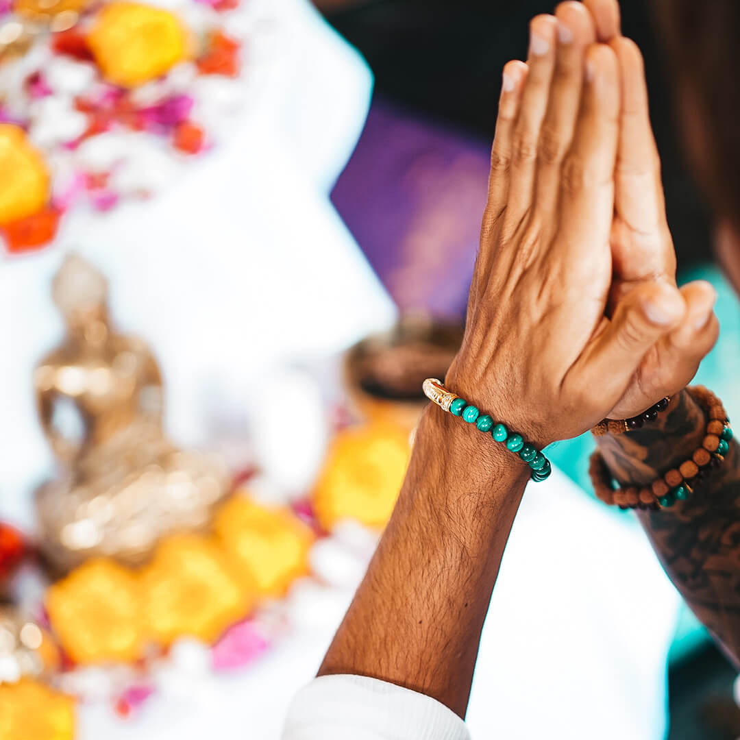 FEARLESS Sanskrit Malachite Bracelet (gold brass) 8