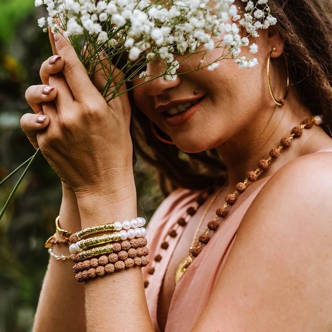 Peace of Mind Calming Pearl Mantra Bracelet (gold) 4