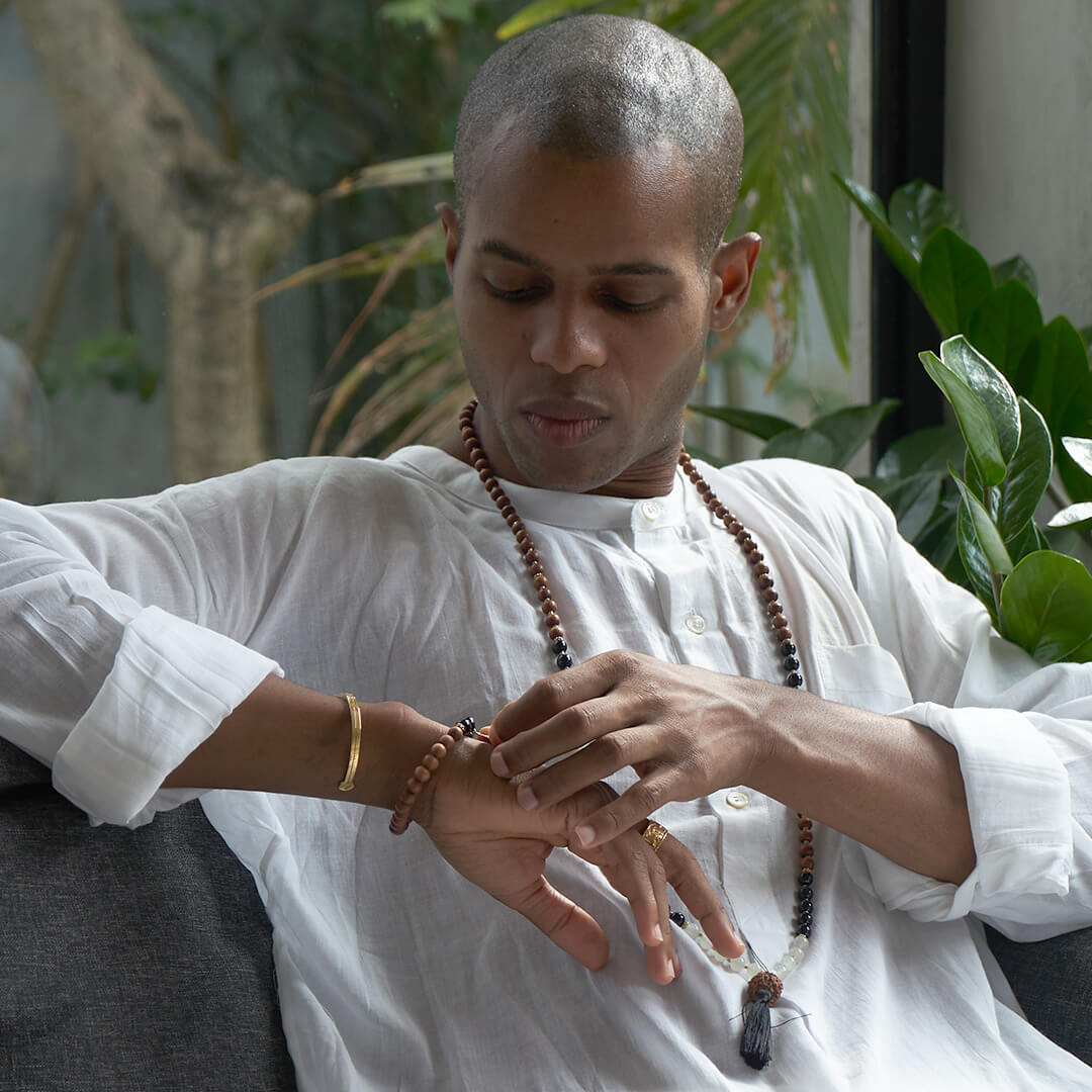 Shiva Mantra Cuff gold 12