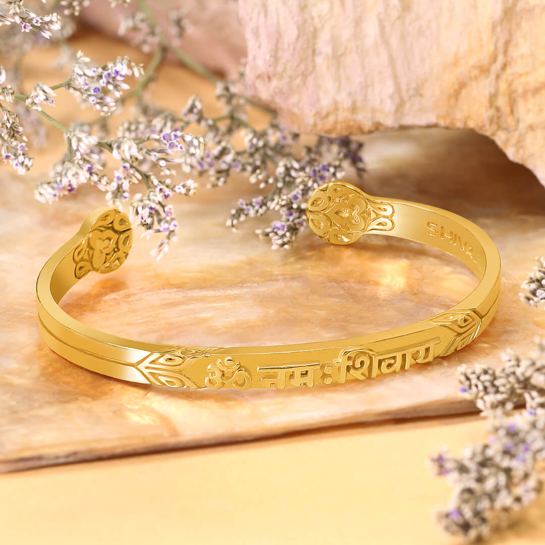 Shiva Mantra Cuff gold 5
