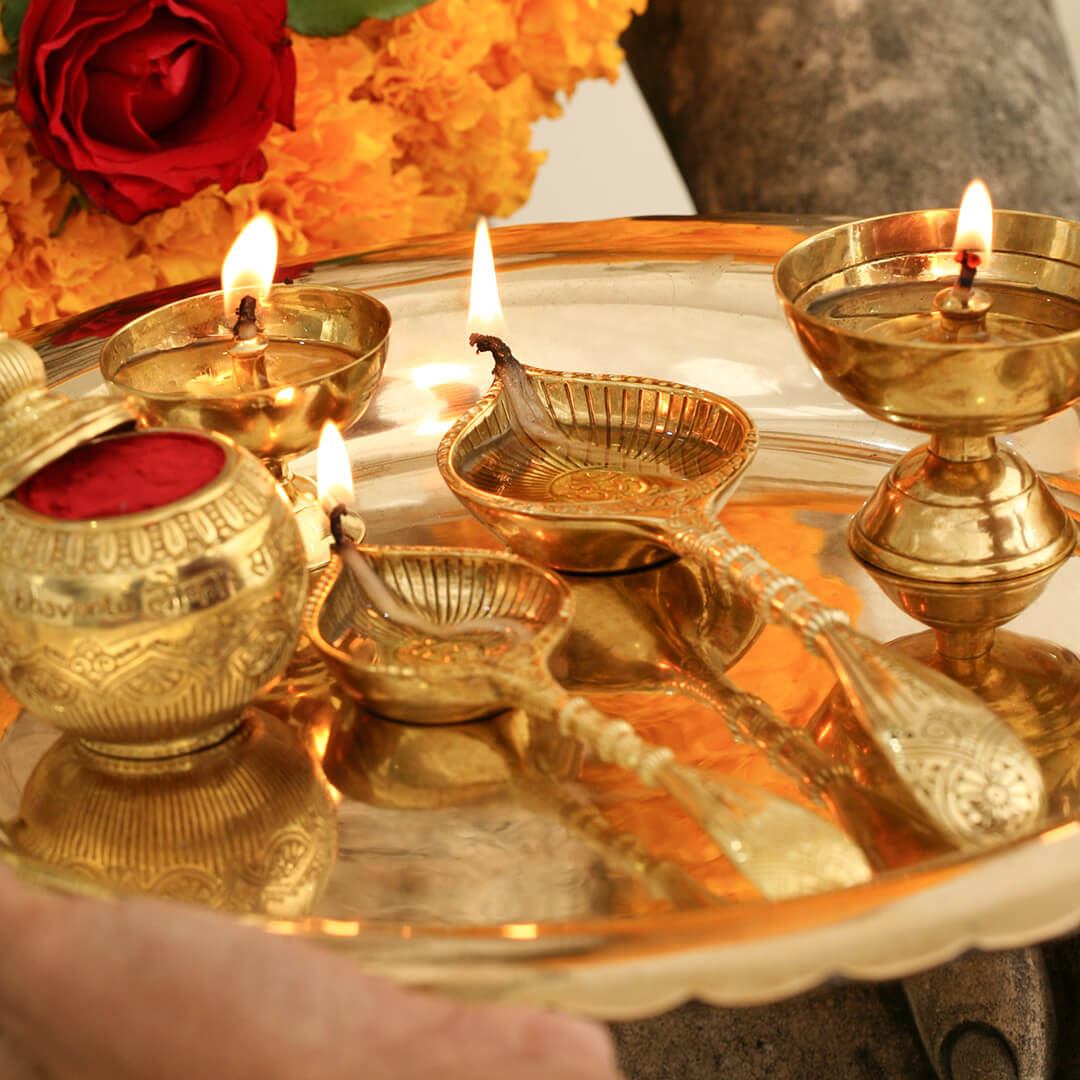 Dipti Arathi Puja Oil Lamp (18cm) 7 – square