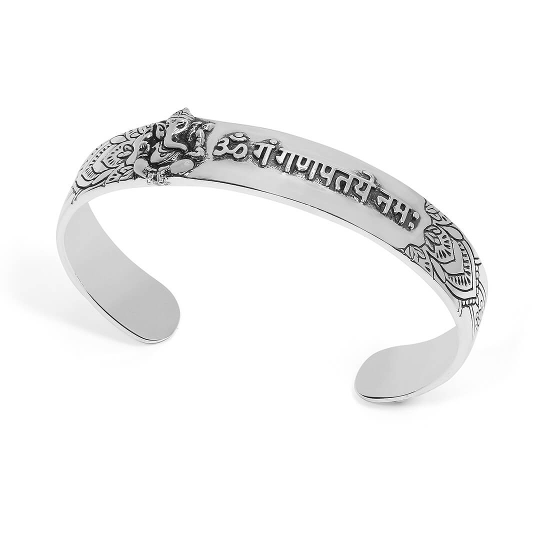 Vighnaharta Cuff silver 1